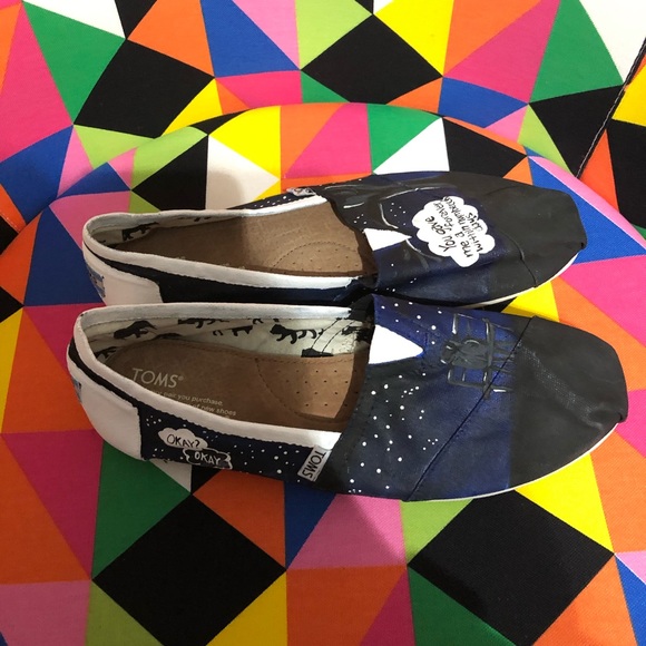 Custom painted Fault in Our Stars Toms Shoes - Picture 4 of 5